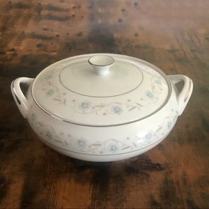 Vintage Japan English Garden 1221 Fine China Round Serving Dish with Lid